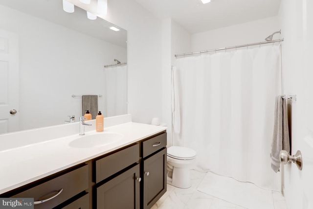 14 SOUTHSIDE DR, Willow Street, PA 17584