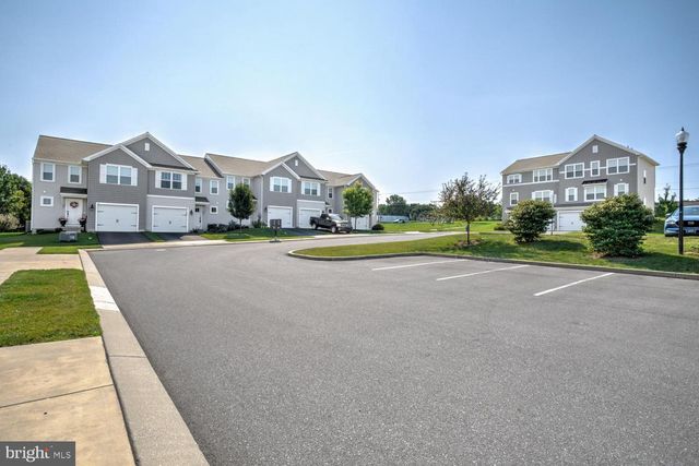 14 SOUTHSIDE DR, Willow Street, PA 17584