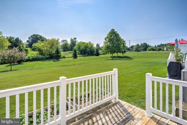14 SOUTHSIDE DR, Willow Street, PA 17584