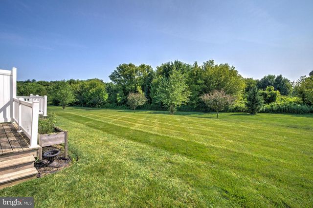 14 SOUTHSIDE DR, Willow Street, PA 17584