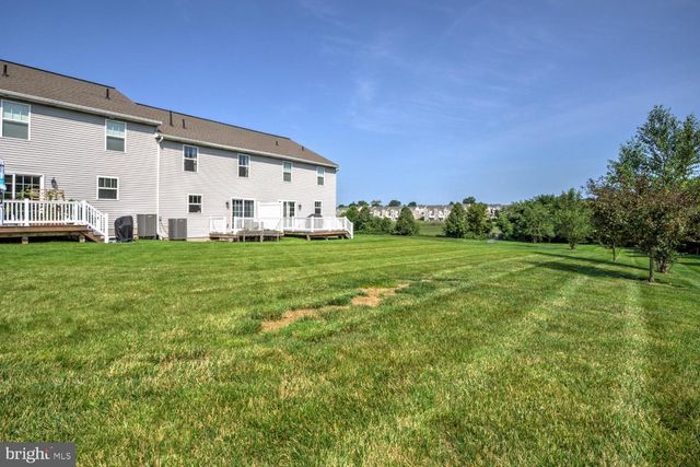 14 SOUTHSIDE DR, Willow Street, PA 17584