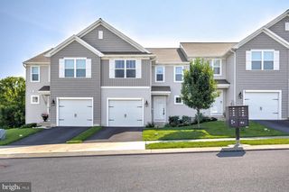 14 SOUTHSIDE DR, Willow Street, PA 17584