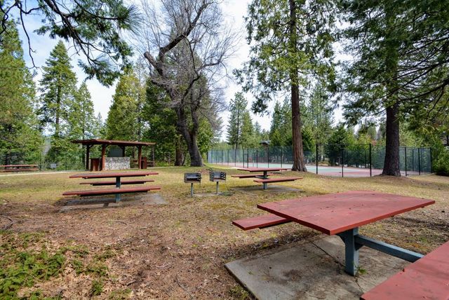 31 Splash Dam Loop, Arnold, CA 95223