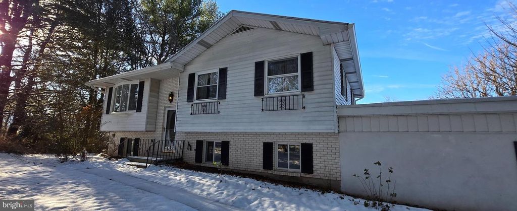 37 WHITE BIRCH RD, Orwigsburg, PA 17961