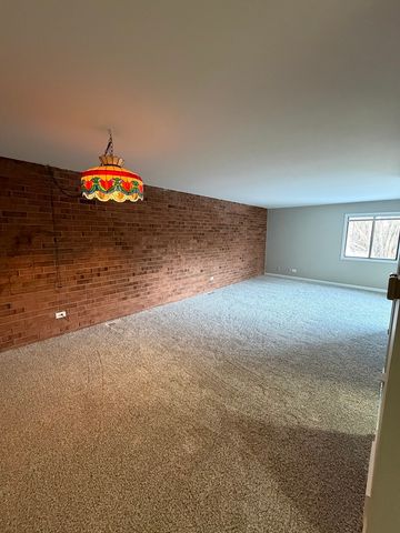 1840 W Highland Avenue E204, Elgin, IL 60123