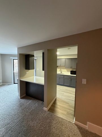 1840 W Highland Avenue E204, Elgin, IL 60123