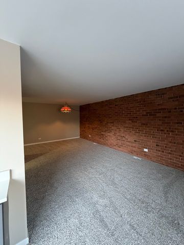 1840 W Highland Avenue E204, Elgin, IL 60123