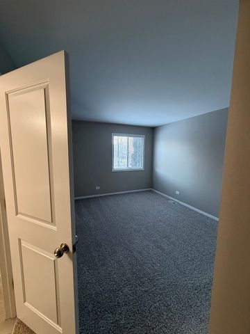 1840 W Highland Avenue E204, Elgin, IL 60123