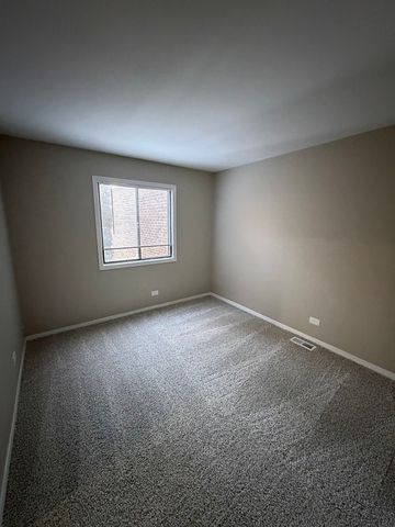 1840 W Highland Avenue E204, Elgin, IL 60123