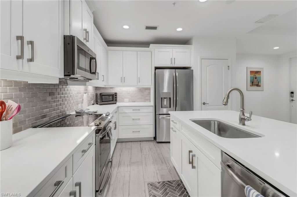 6953 Avalon CIR 1801, NAPLES, FL 34112 — photo 2