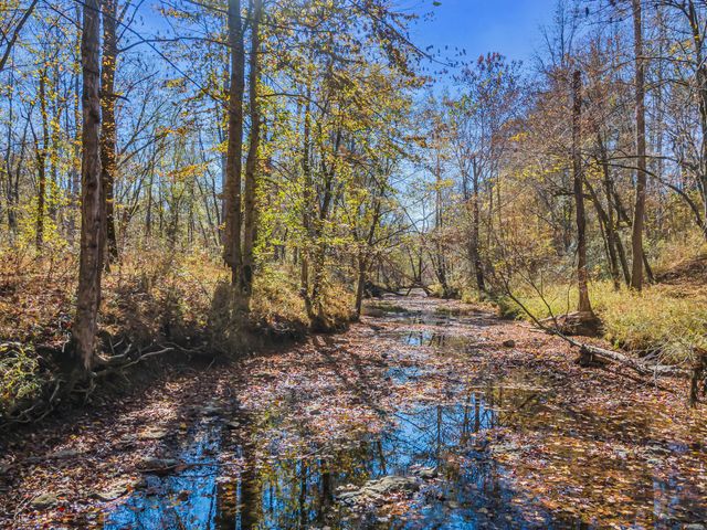 761 Metal Ford Rd, Hohenwald, TN 38462