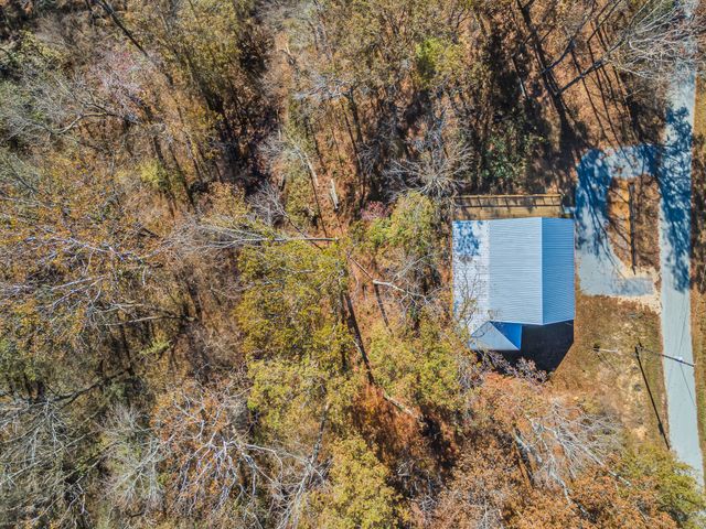 761 Metal Ford Rd, Hohenwald, TN 38462
