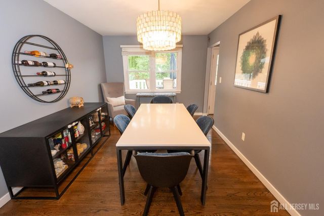 61 Clifton Street, Edison, NJ 08817