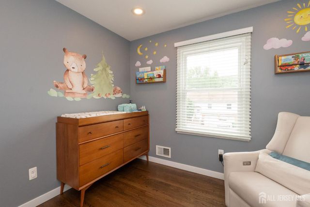 61 Clifton Street, Edison, NJ 08817