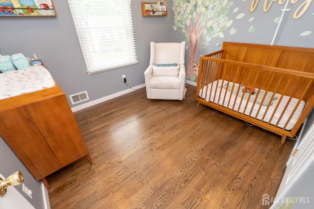 61 Clifton Street, Edison, NJ 08817