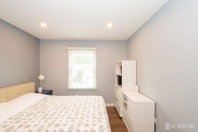 61 Clifton Street, Edison, NJ 08817
