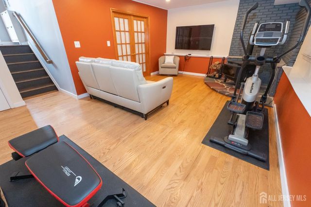61 Clifton Street, Edison, NJ 08817