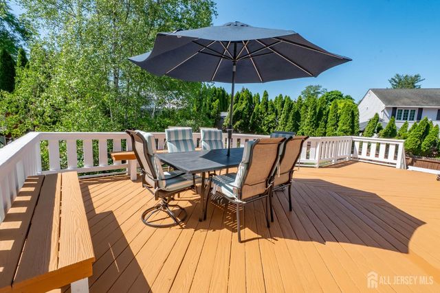 61 Clifton Street, Edison, NJ 08817