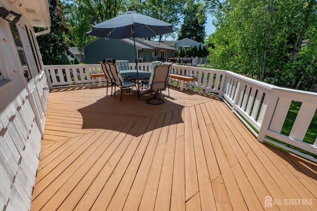 61 Clifton Street, Edison, NJ 08817