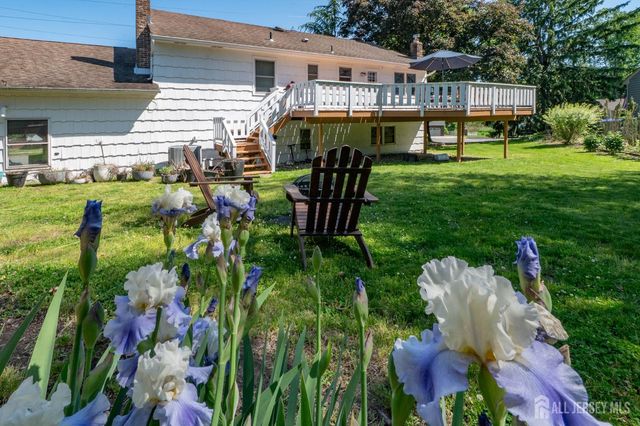 61 Clifton Street, Edison, NJ 08817