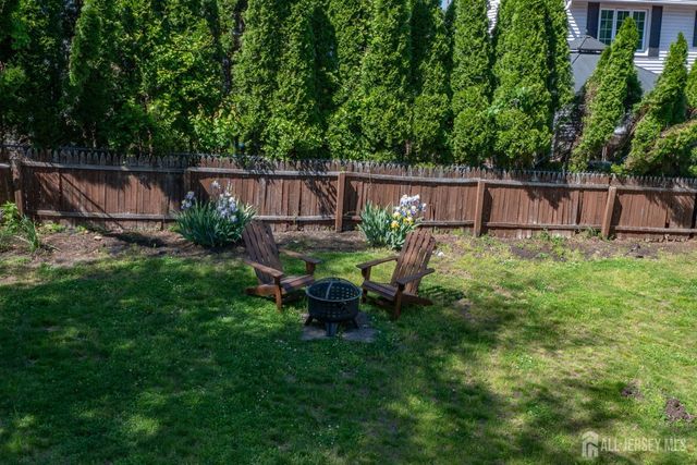 61 Clifton Street, Edison, NJ 08817