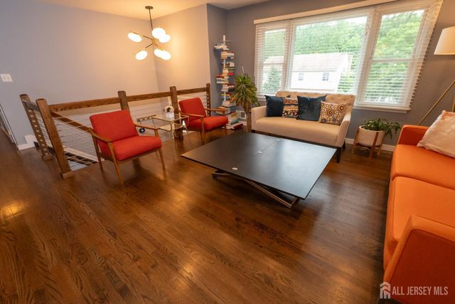 61 Clifton Street, Edison, NJ 08817