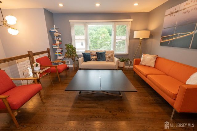 61 Clifton Street, Edison, NJ 08817