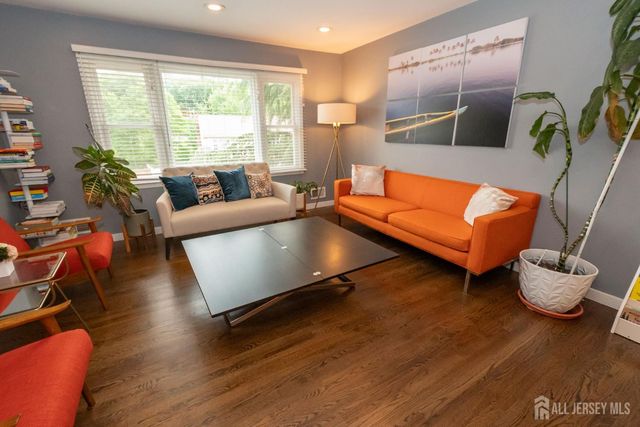 61 Clifton Street, Edison, NJ 08817