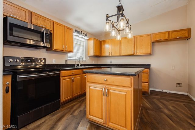 2611 North Idlewild Street, Pahrump, NV 89048