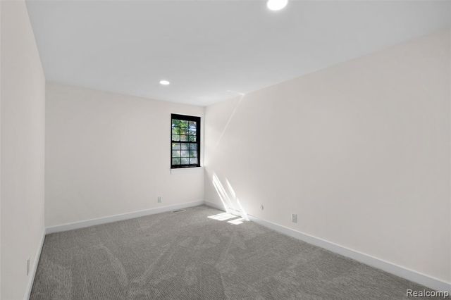 1830 Streamedge Court, Rochester Hills, MI 48309