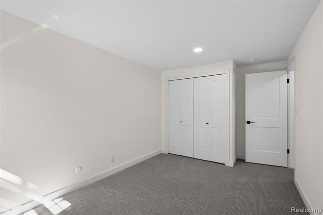 1830 Streamedge Court, Rochester Hills, MI 48309