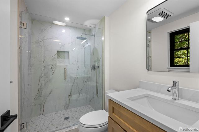 1830 Streamedge Court, Rochester Hills, MI 48309