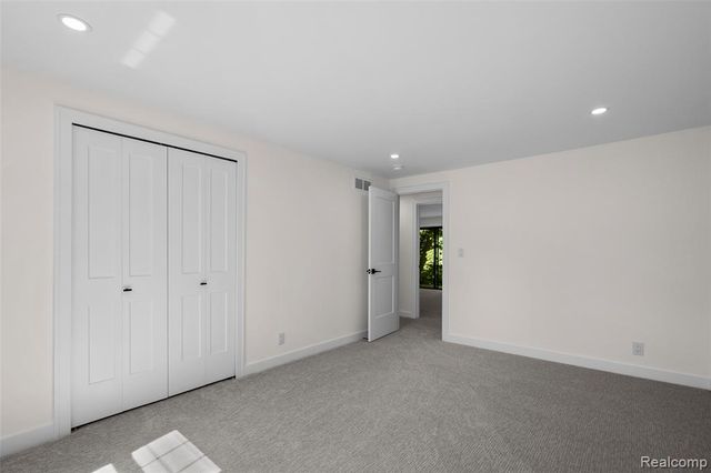 1830 Streamedge Court, Rochester Hills, MI 48309