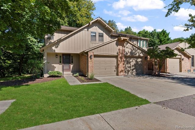 1830 Streamedge Court, Rochester Hills, MI 48309