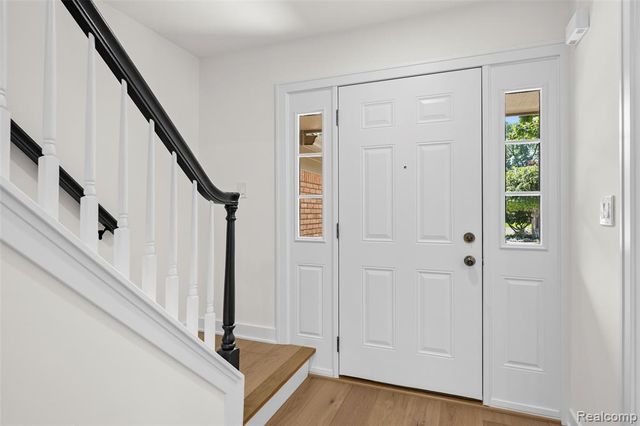 1830 Streamedge Court, Rochester Hills, MI 48309