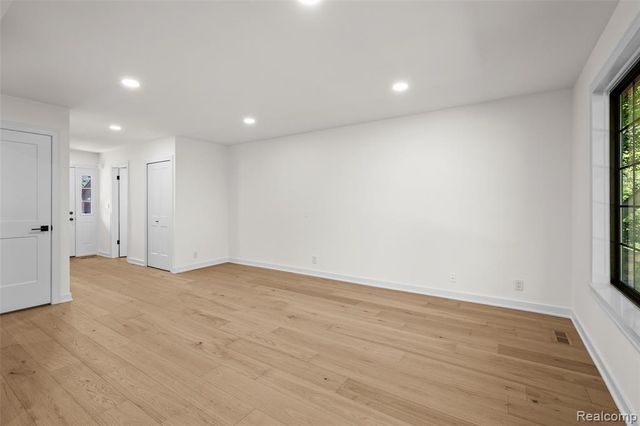 1830 Streamedge Court, Rochester Hills, MI 48309