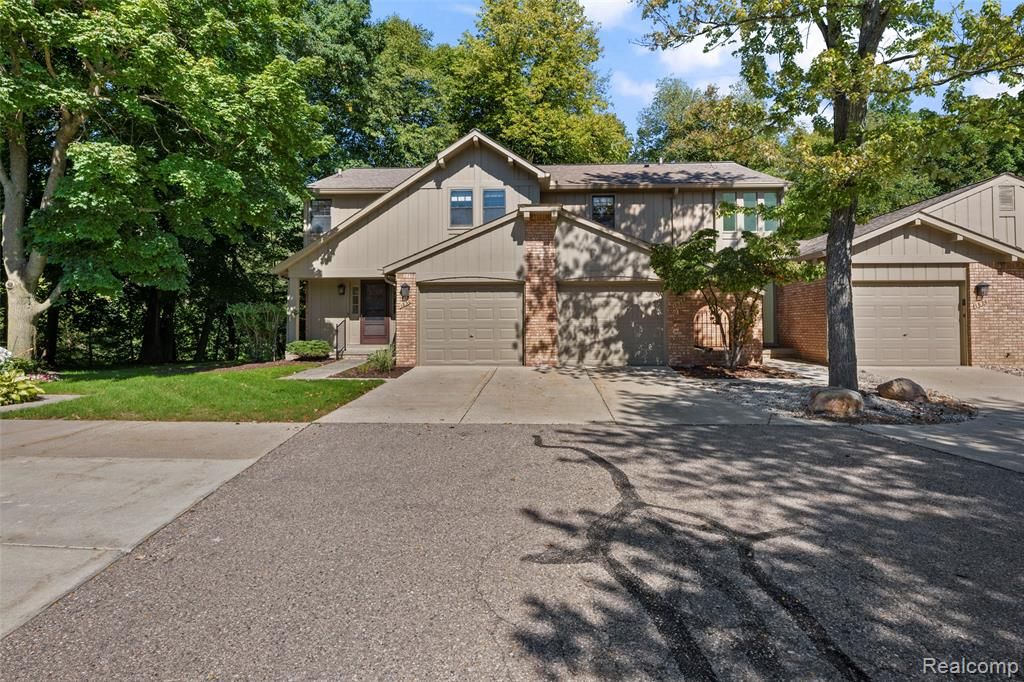 1830 Streamedge Court, Rochester Hills, MI 48309
