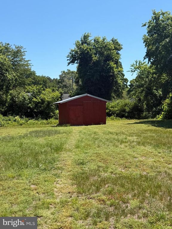Image 12 of property listing at 6953 GRENADA DR, Salisbury, MD 21804