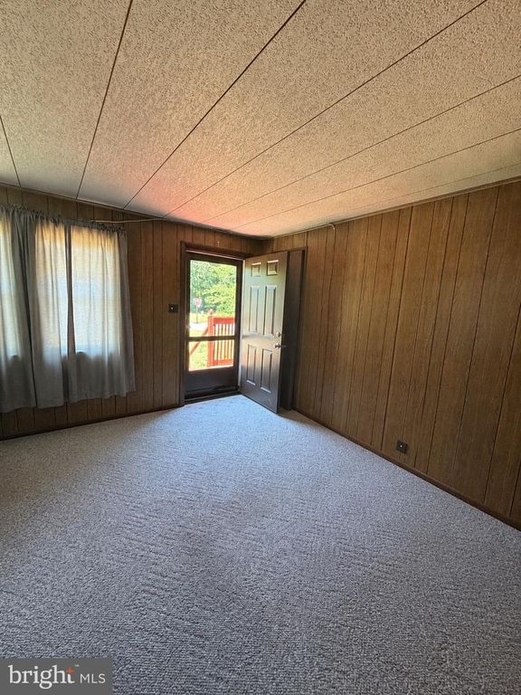 Image 3 of property listing at 6953 GRENADA DR, Salisbury, MD 21804