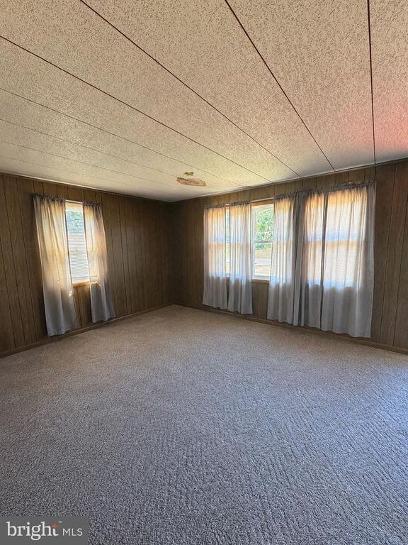 Image 4 of property listing at 6953 GRENADA DR, Salisbury, MD 21804