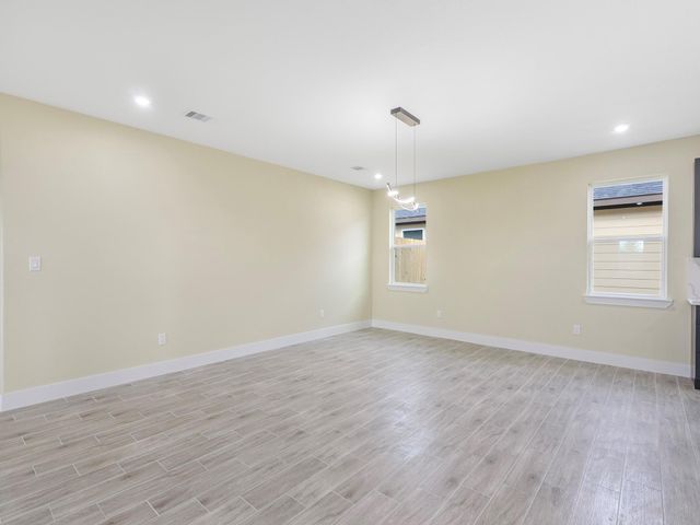 327 Road 5840, Cleveland, TX 77327