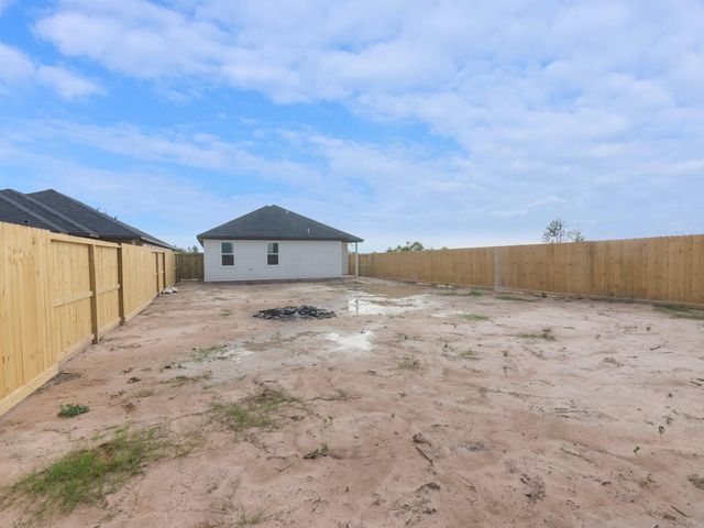 327 Road 5840, Cleveland, TX 77327