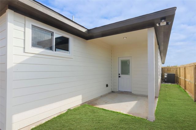 327 Road 5840, Cleveland, TX 77327