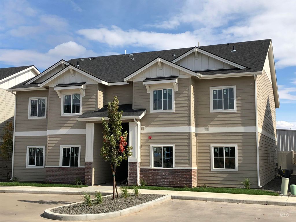 324 NE 3rd St., Meridian, ID 83642 photo 2