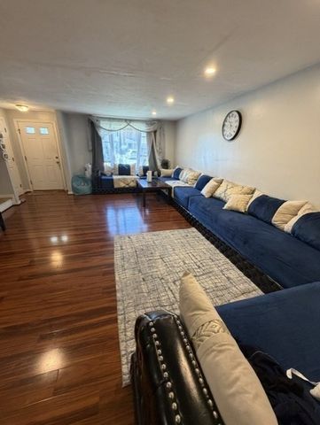 60 Pattison St C14, Abington, MA 02351