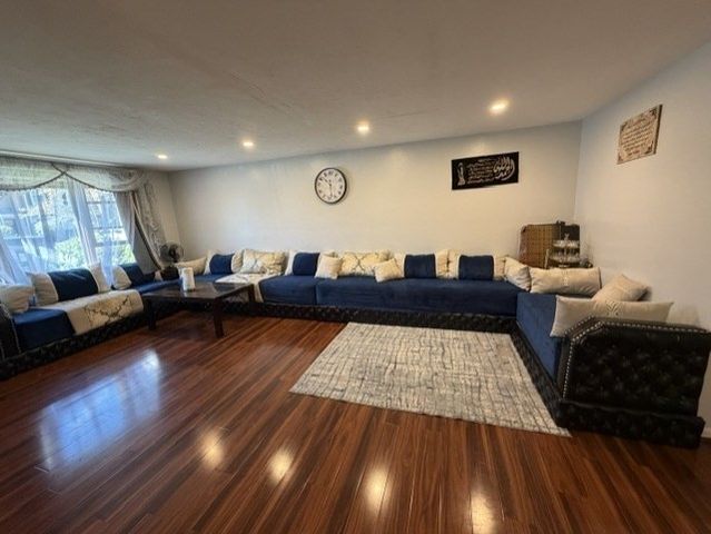 60 Pattison St C14, Abington, MA 02351