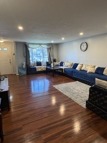 60 Pattison St C14, Abington, MA 02351