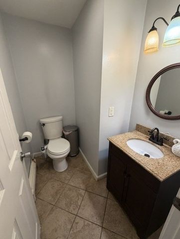 60 Pattison St C14, Abington, MA 02351