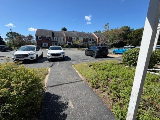 60 Pattison St C14, Abington, MA 02351