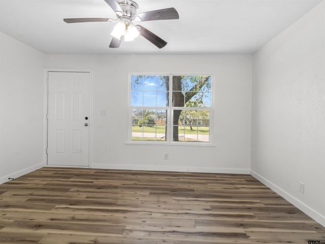 712 Reagan St, Frankston, TX 75763